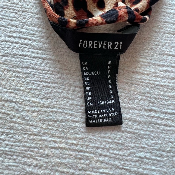 Cheetah Crop Top - Picture 2 of 3